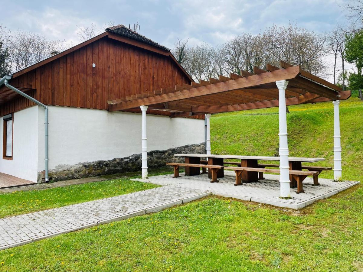 Belvárdi Fogadó Belvárdgyula Exterior foto